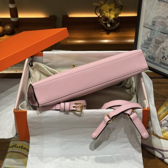 pink Genuine Leather Envelope/Baguette Bag | Includes Box & Dust Bag - Picture 3 of 6